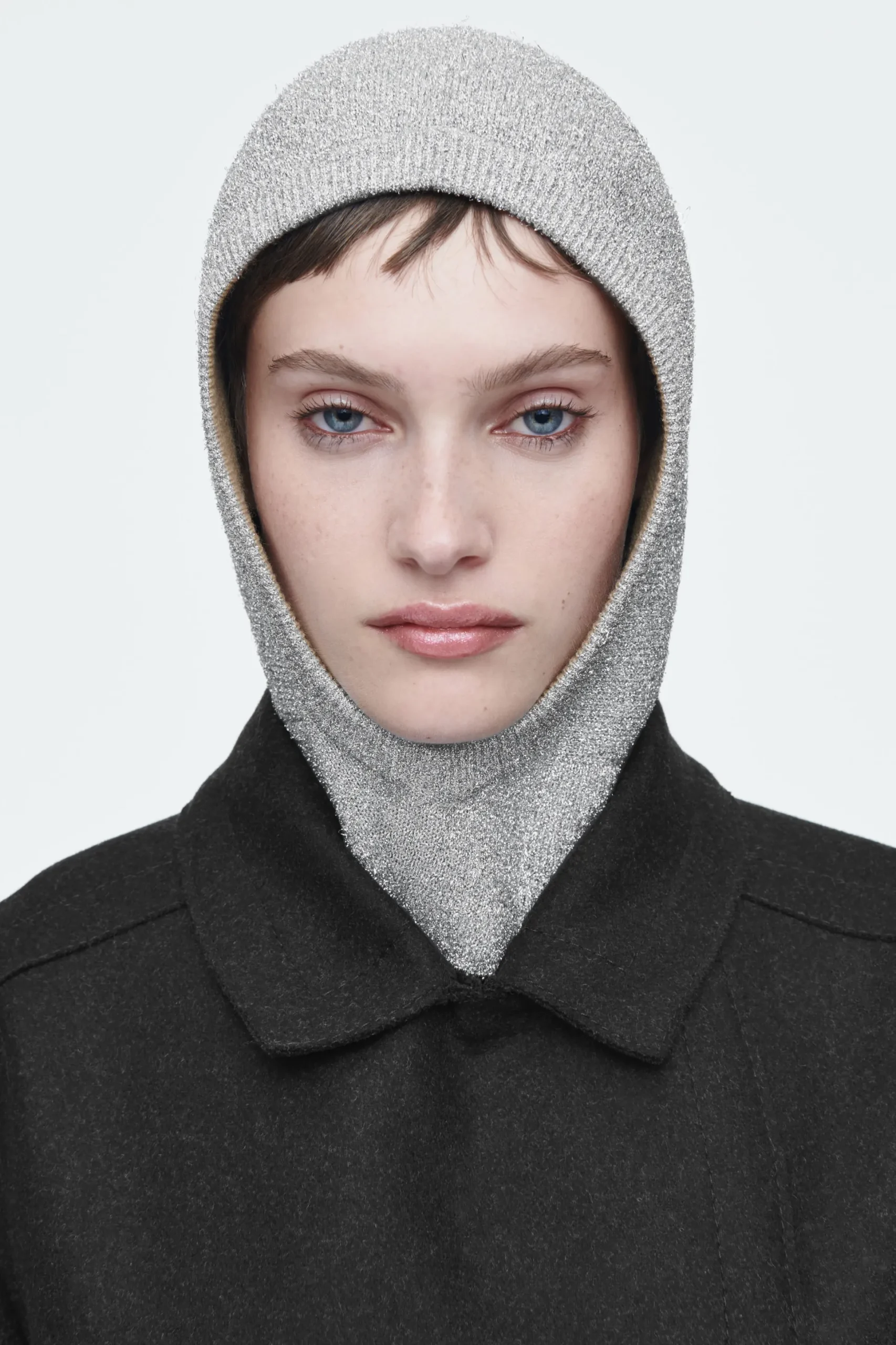 BALACLAVA DE LANA BRILLANTE*COS Fashion