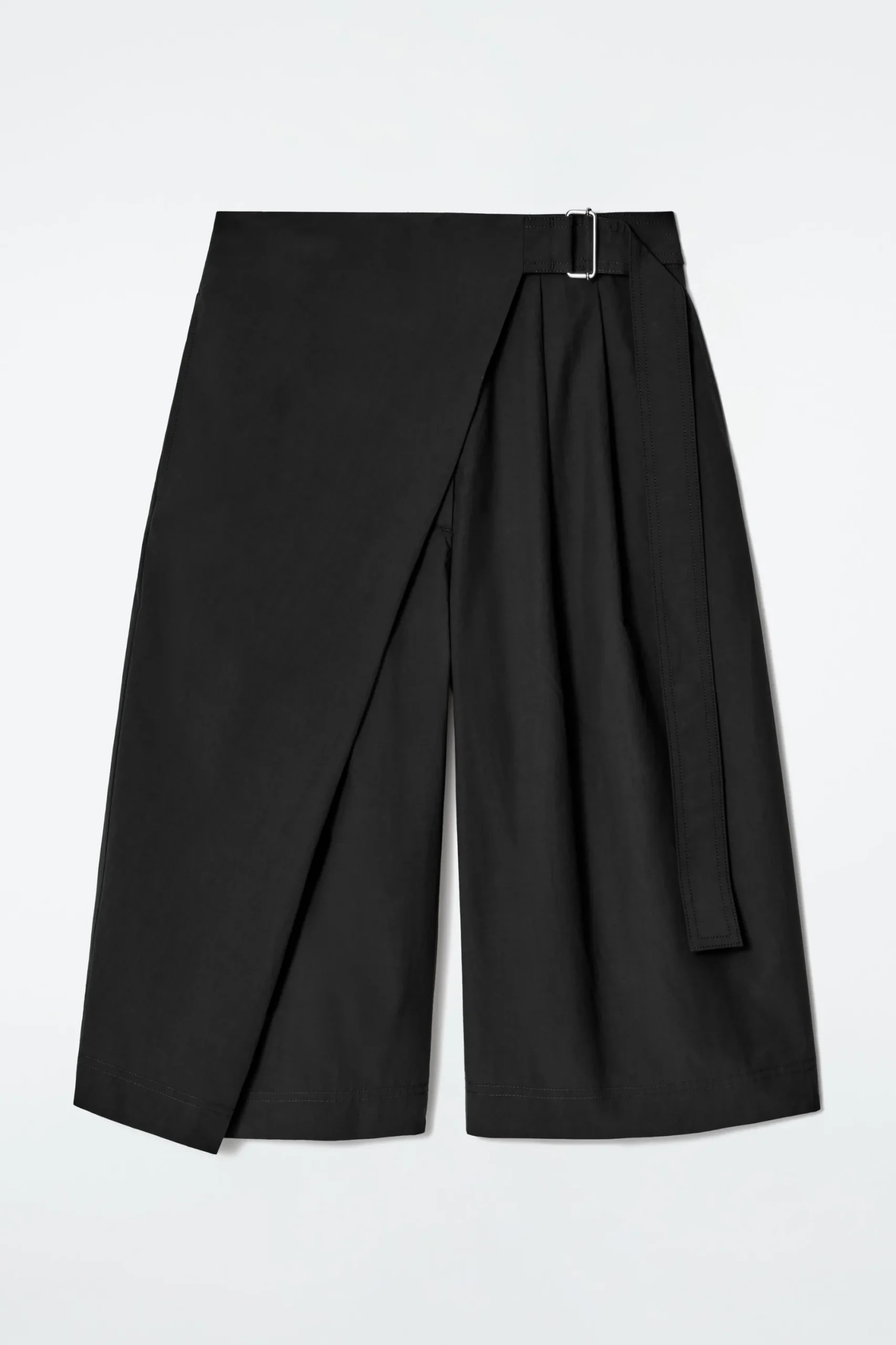 BERMUDAS CRUZADAS CON CINTURÓN*COS Hot