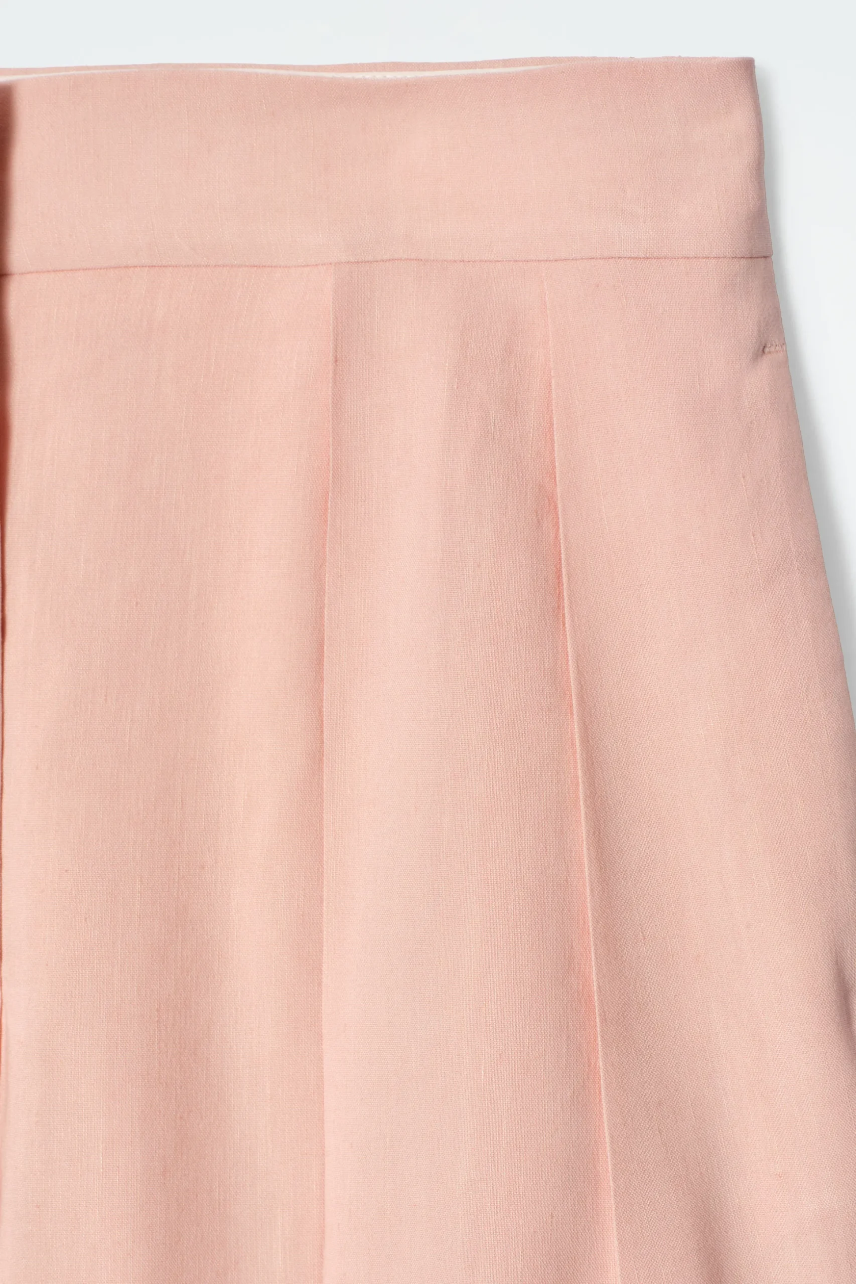 BERMUDAS DE LINO CON PINZAS*COS Sale