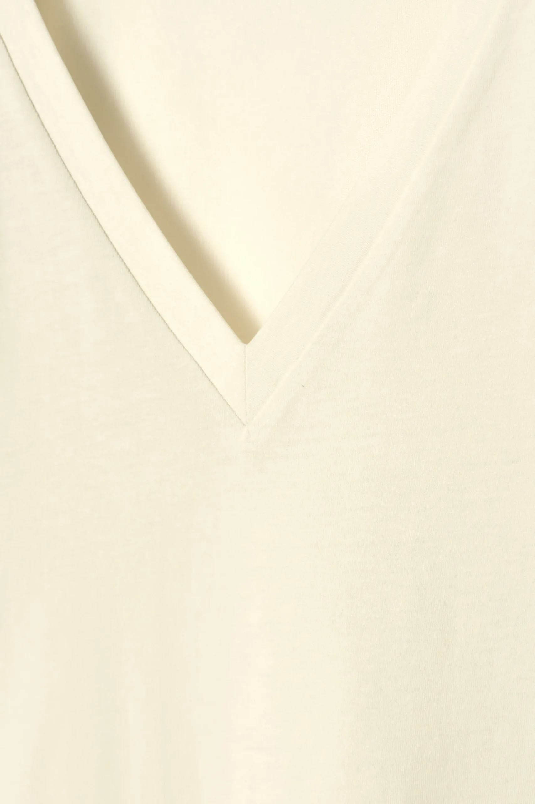 CAMISETA DE ALGODÓN CON CUELLO DE PICO*COS Best