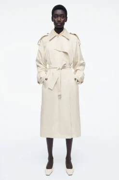 GABARDINA CON CUELLO DE PUNTO*COS Online