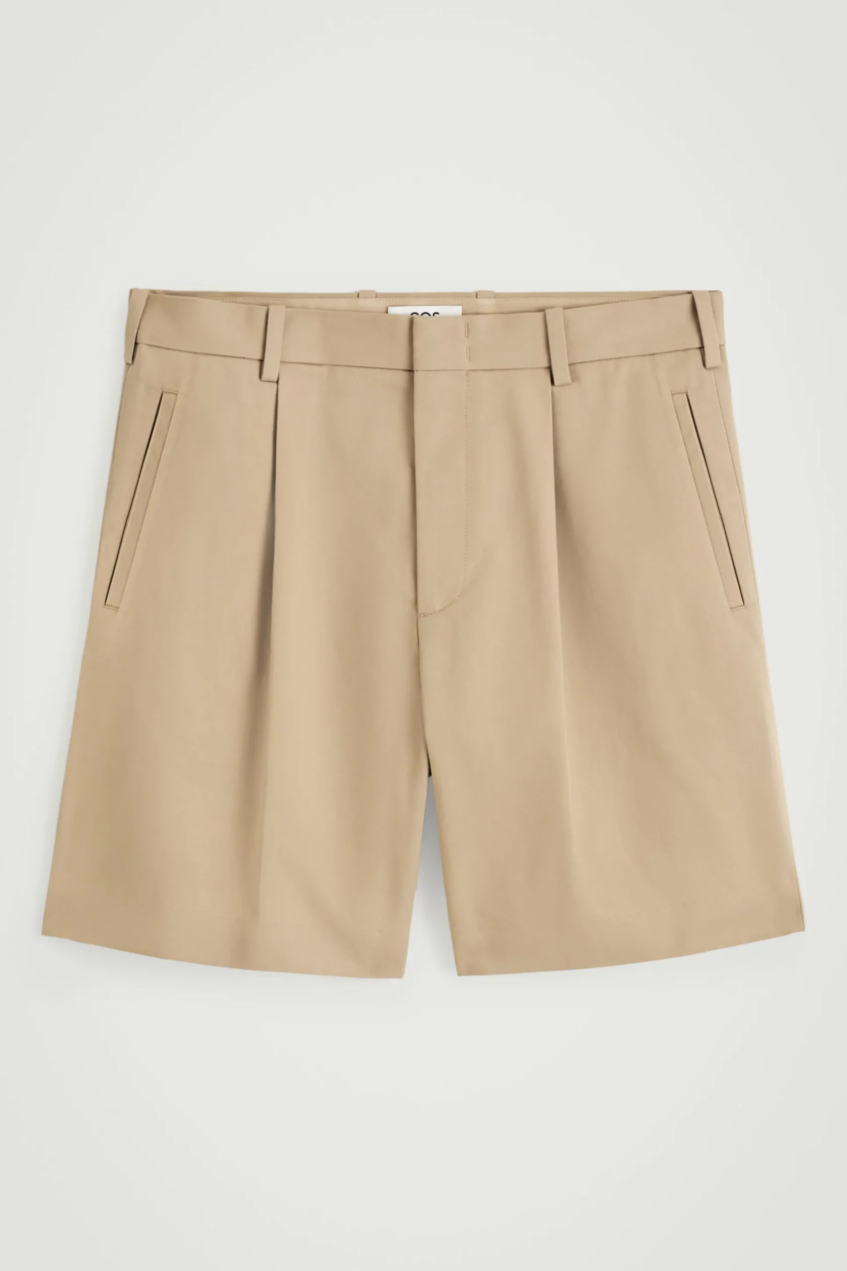 PANTALÓN CHINO CORTO*COS Fashion