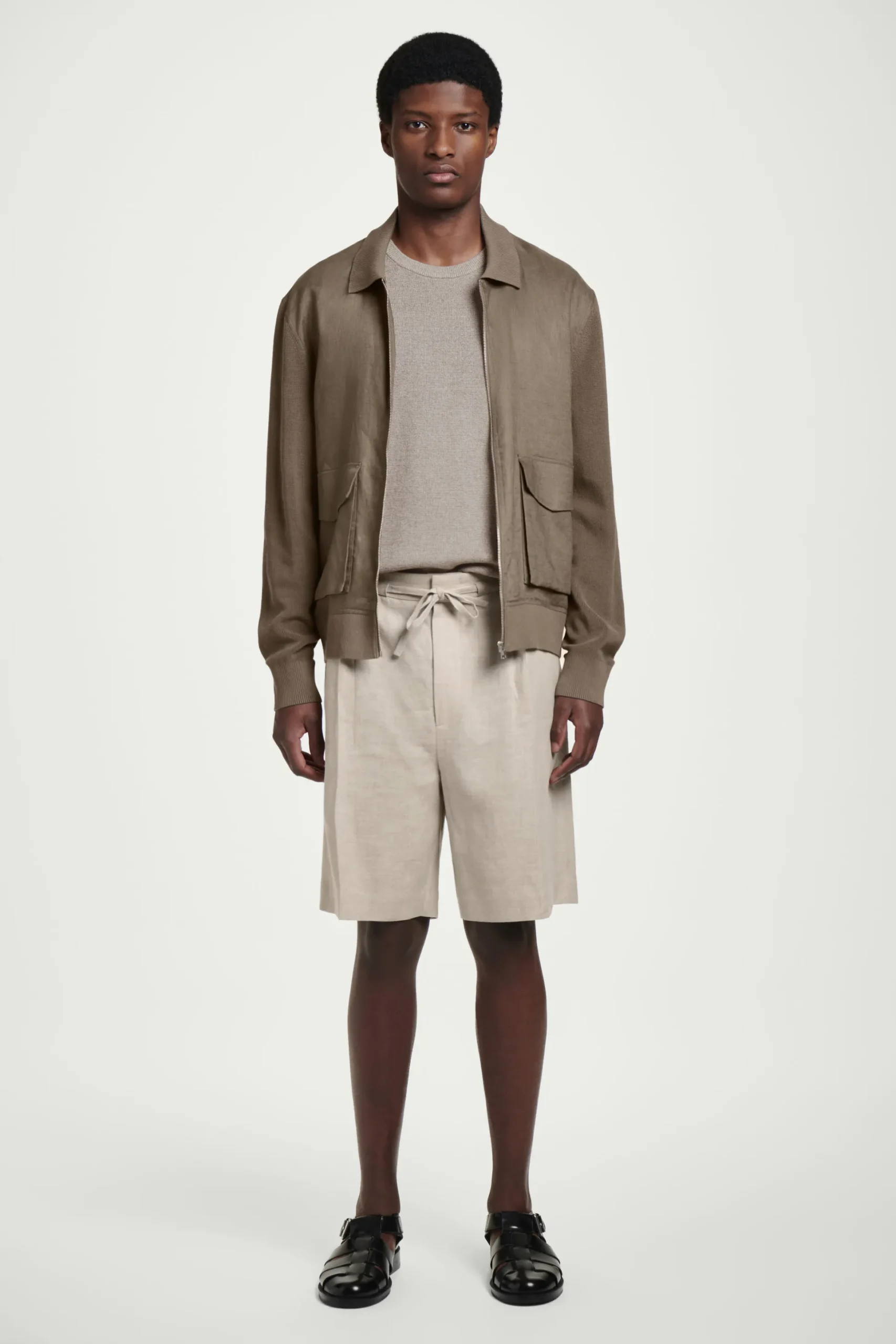 PANTALÓN CORTO DE LINO CON AJUSTE DE CORDÓN*COS Fashion