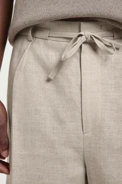 PANTALÓN CORTO DE LINO CON AJUSTE DE CORDÓN*COS Fashion
