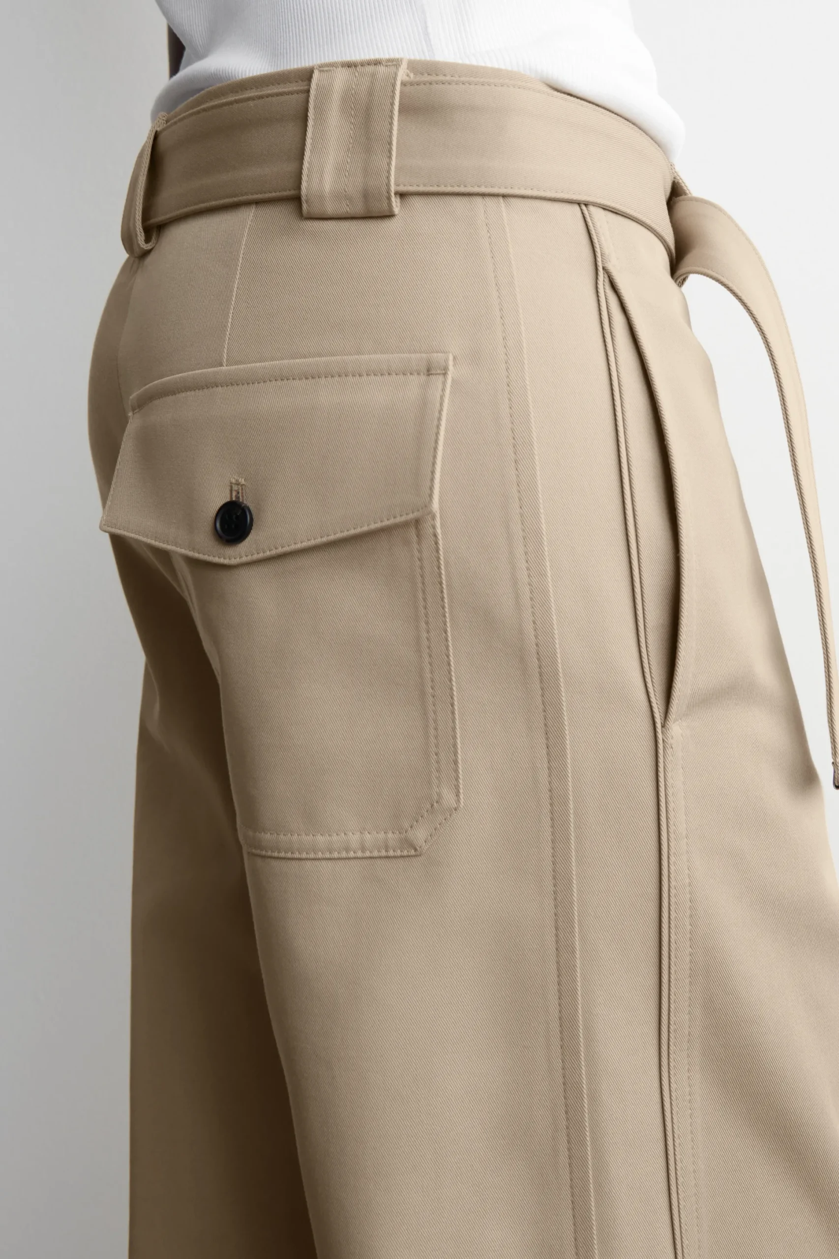 PANTALONES SLIM FIT CON CINTURÓN*COS Online